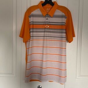 Mens Oakley golf shirt.